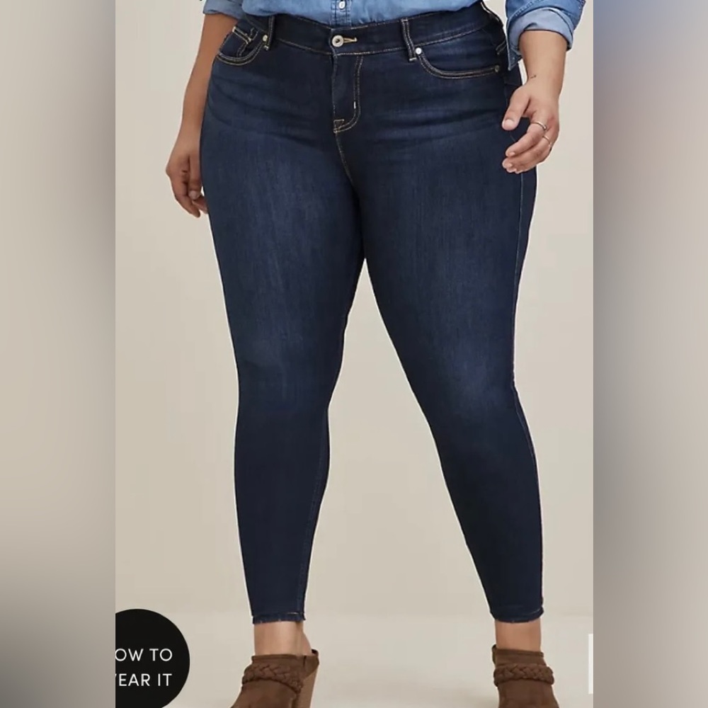 Torrid 20s Bombshell Skinny Jeans high rise dark wash stretch